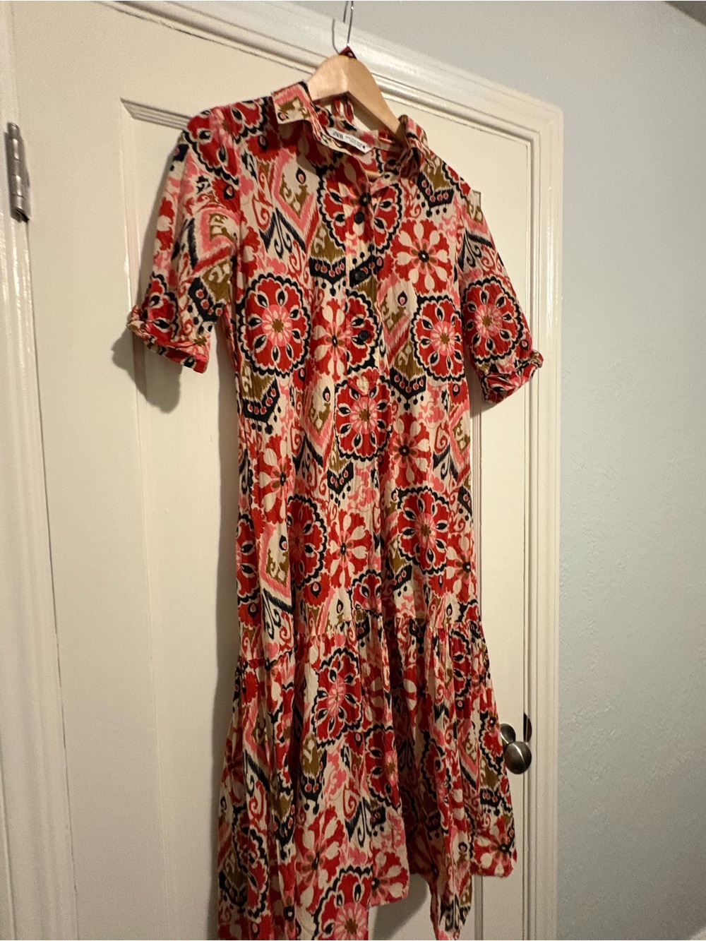 Zara Red and Pink Floral Midi Shirt Dress - Picture 2 of 4
